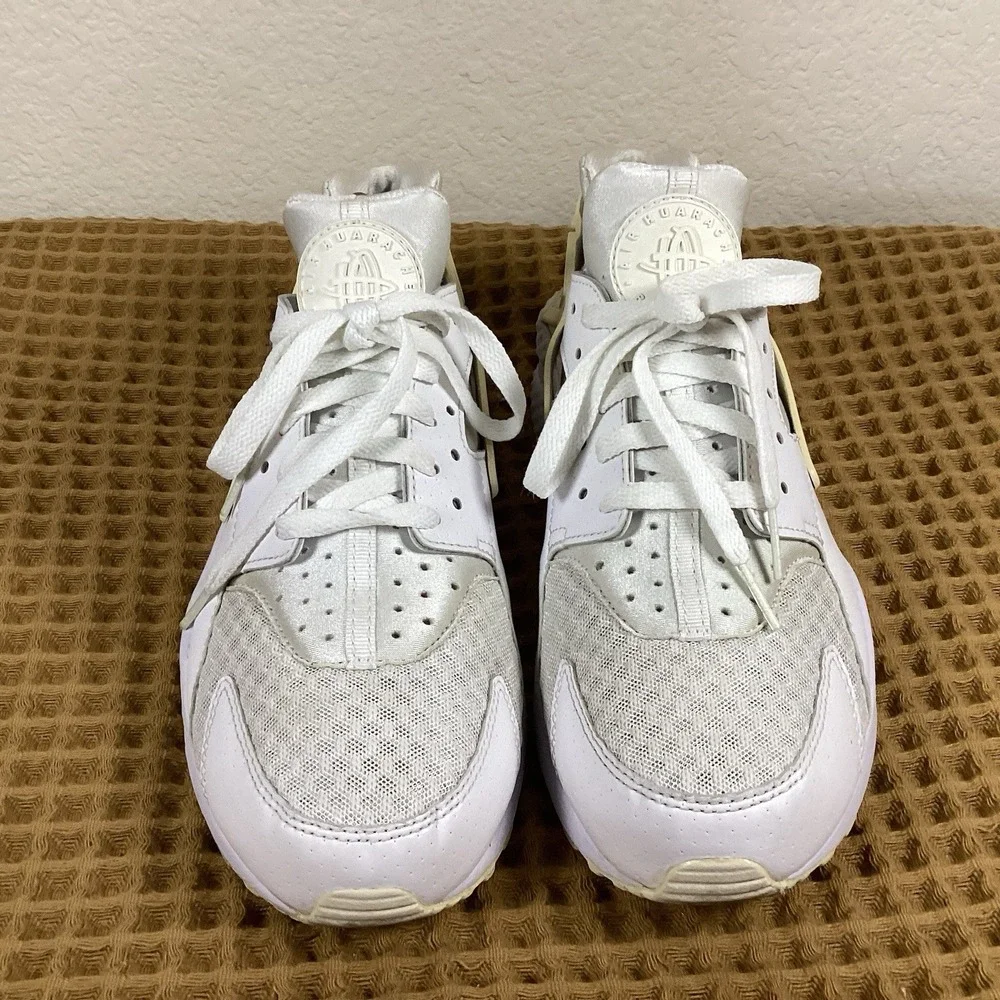 Nike Air Huarache Triple White Mens Sz 9.5 Running Shoes Sneakers 318429-111